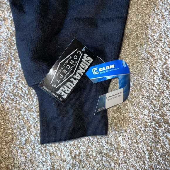 CLAM Black Hoodie Sweatshirt - Picture 5 of 6